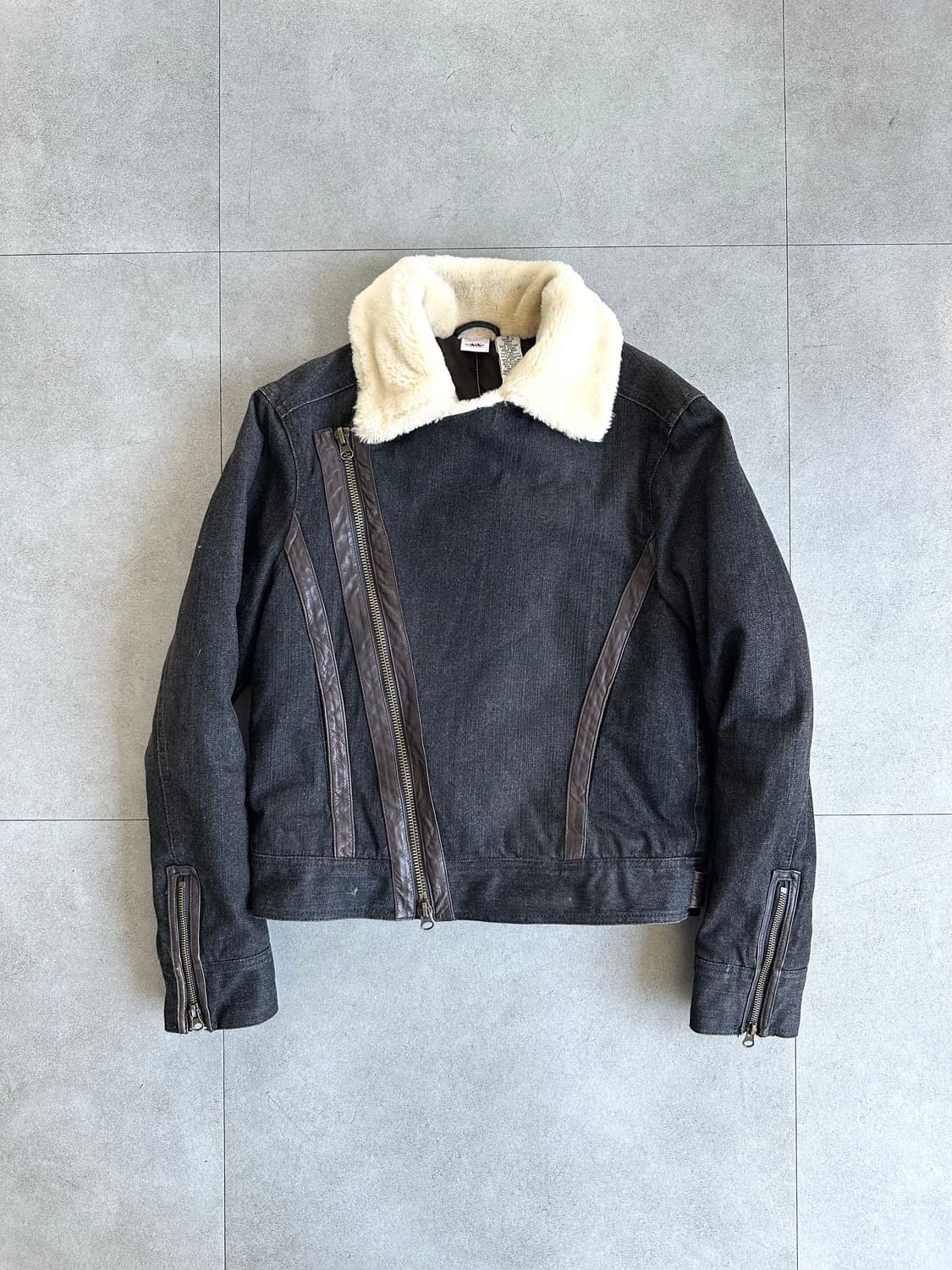 알마니 익스체인지 시어링 비대칭 퍼 봄버 상품이미지1