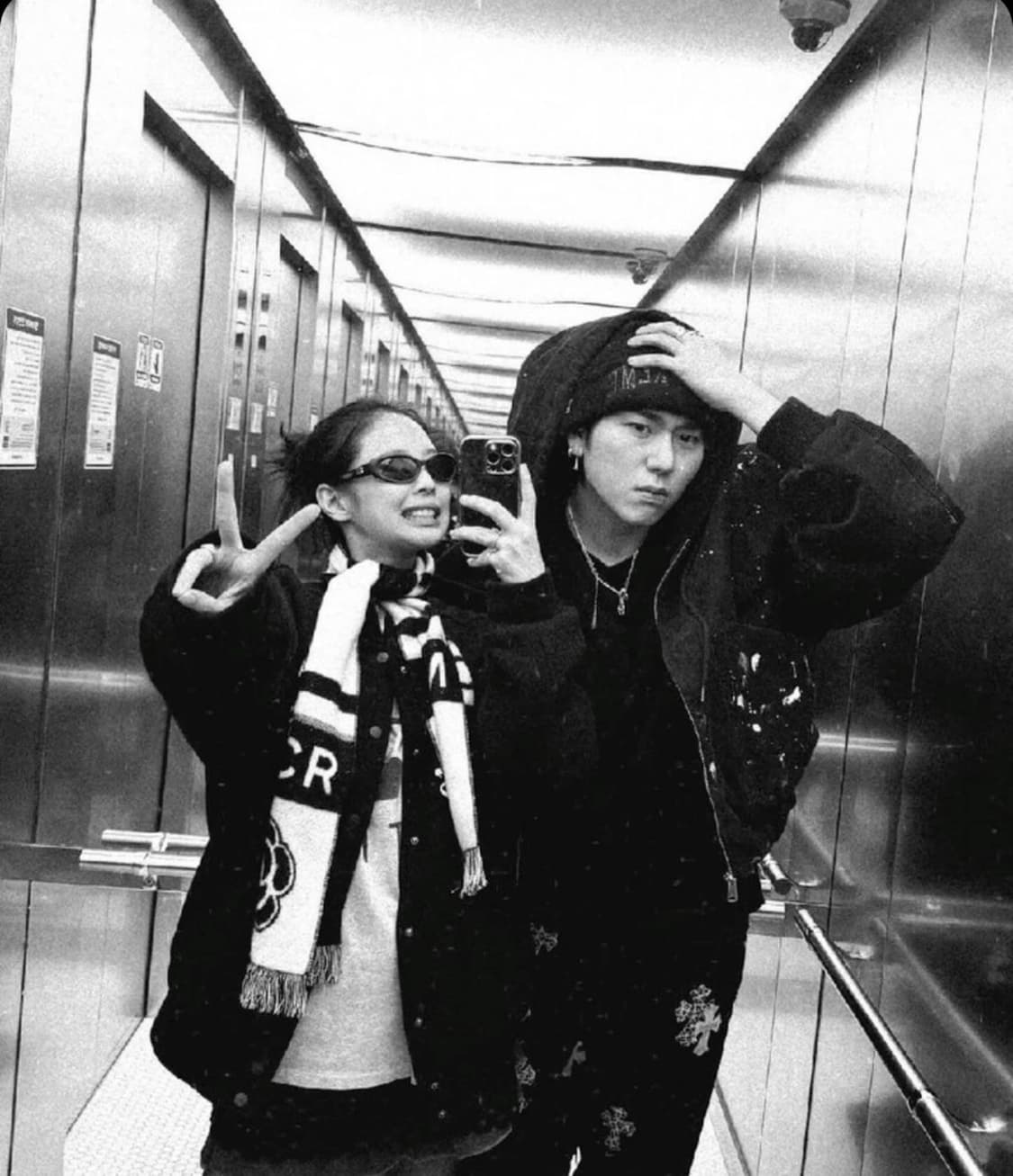 샤넬 카멜리아 캐시미어 머플러 상품이미지1