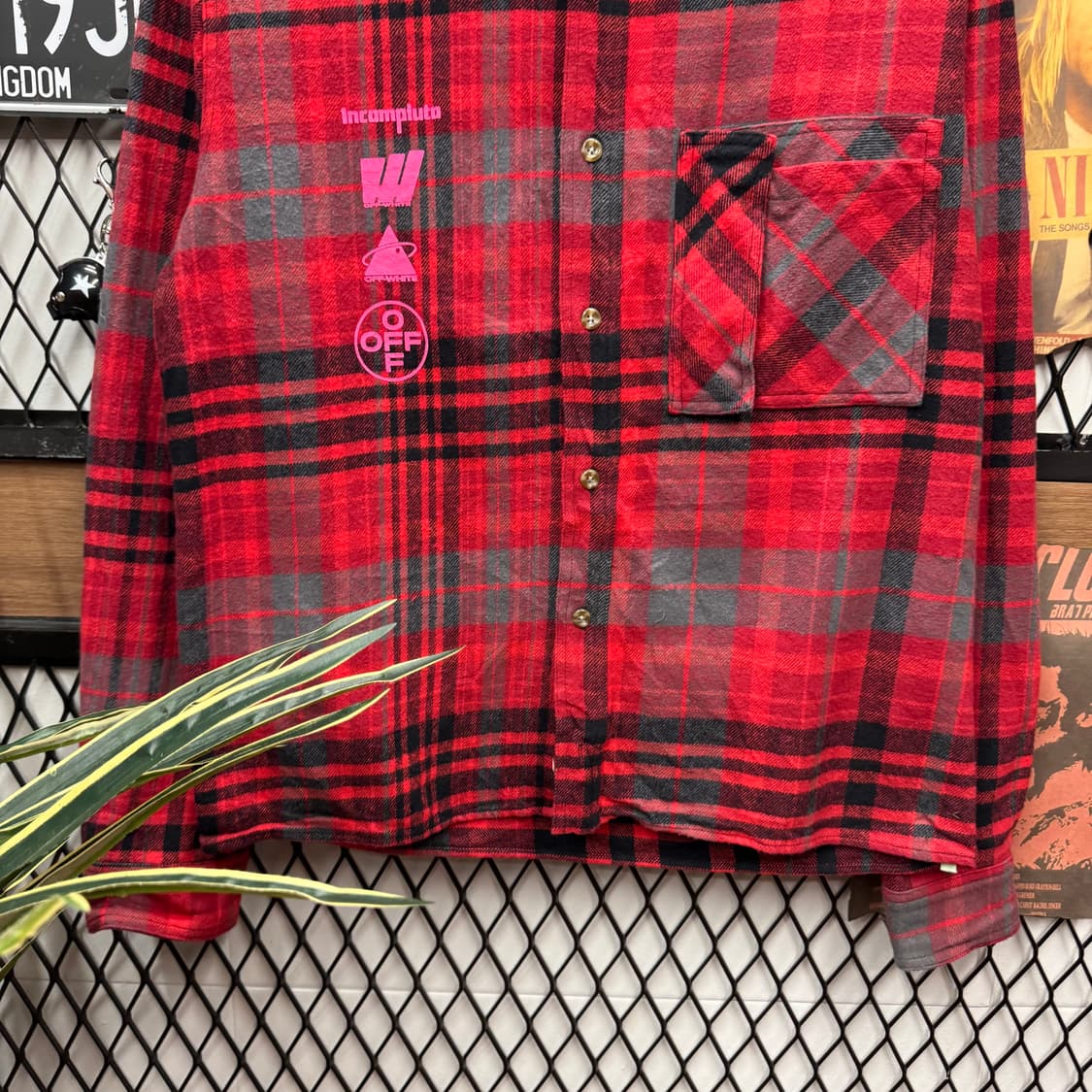 2019 F/W 오프화이트 플란넬 셔츠 후면 빅프린팅 포인트 레드 상품이미지4