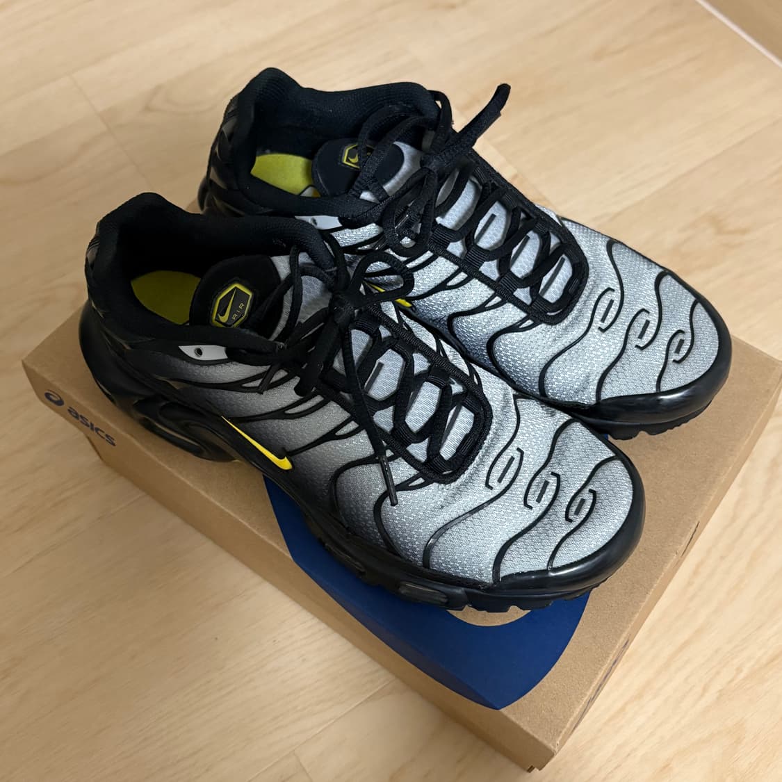 나이키 에어맥스 플러스 블랙 울프 그레이 상품이미지4