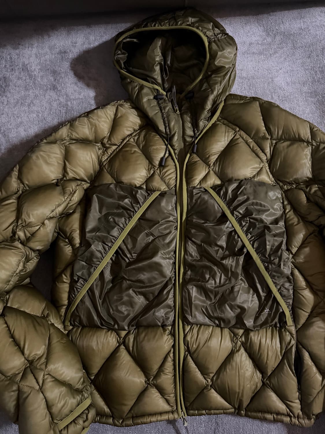 로아 라이트 다운 자켓 올리브 브랜치 상품이미지1