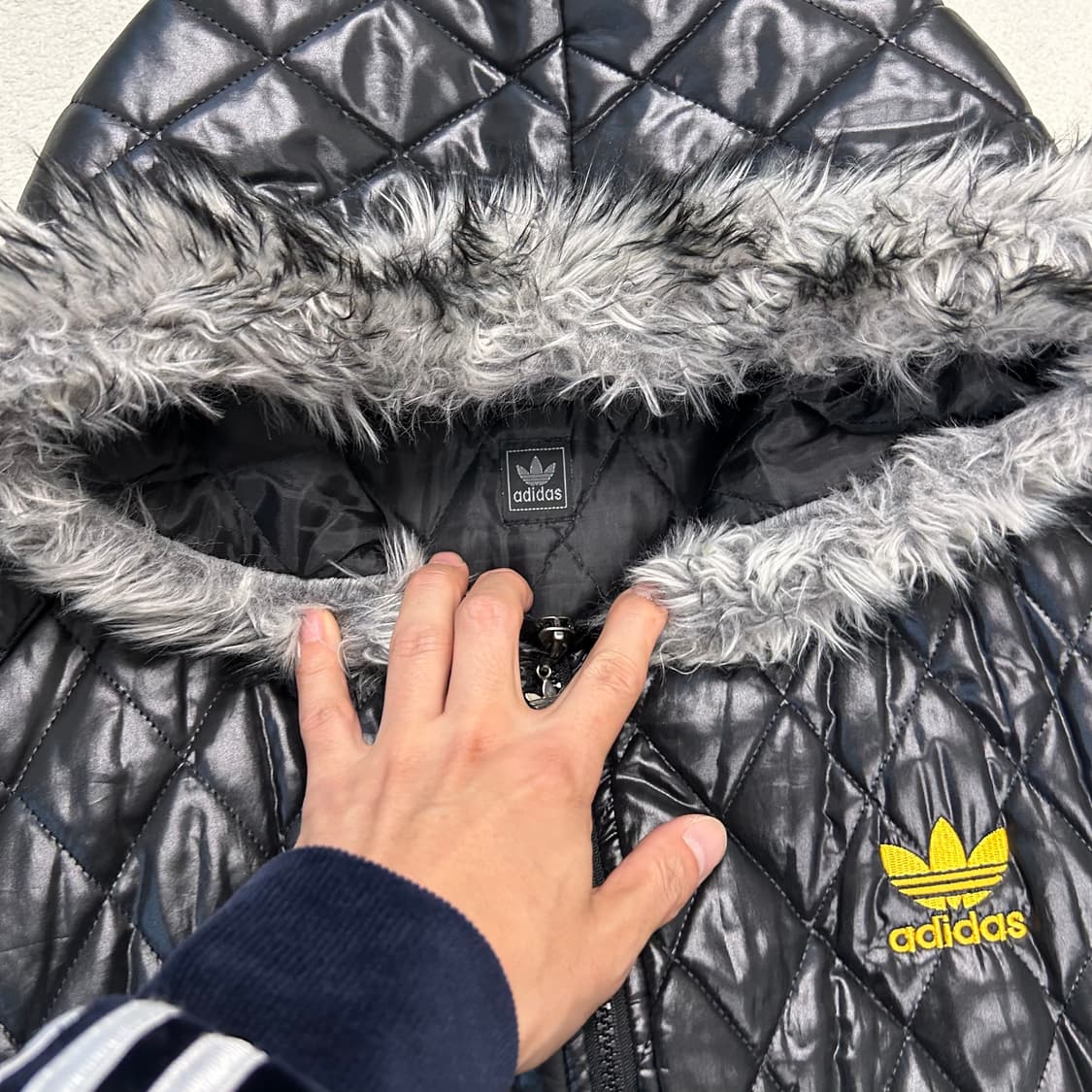 Adidas Oldschool Wolfjaw Trefoil padding 상품이미지7