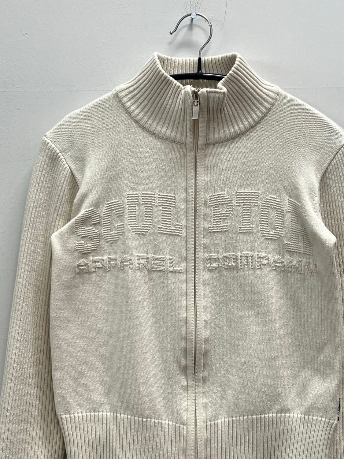 스컬프터 크롭 니트 집업 아이보리 상품이미지3