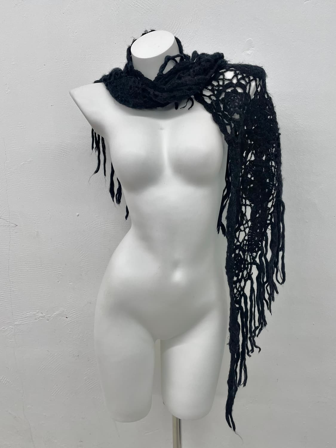 블랙 그런지 크로셰 머플러  상품이미지2