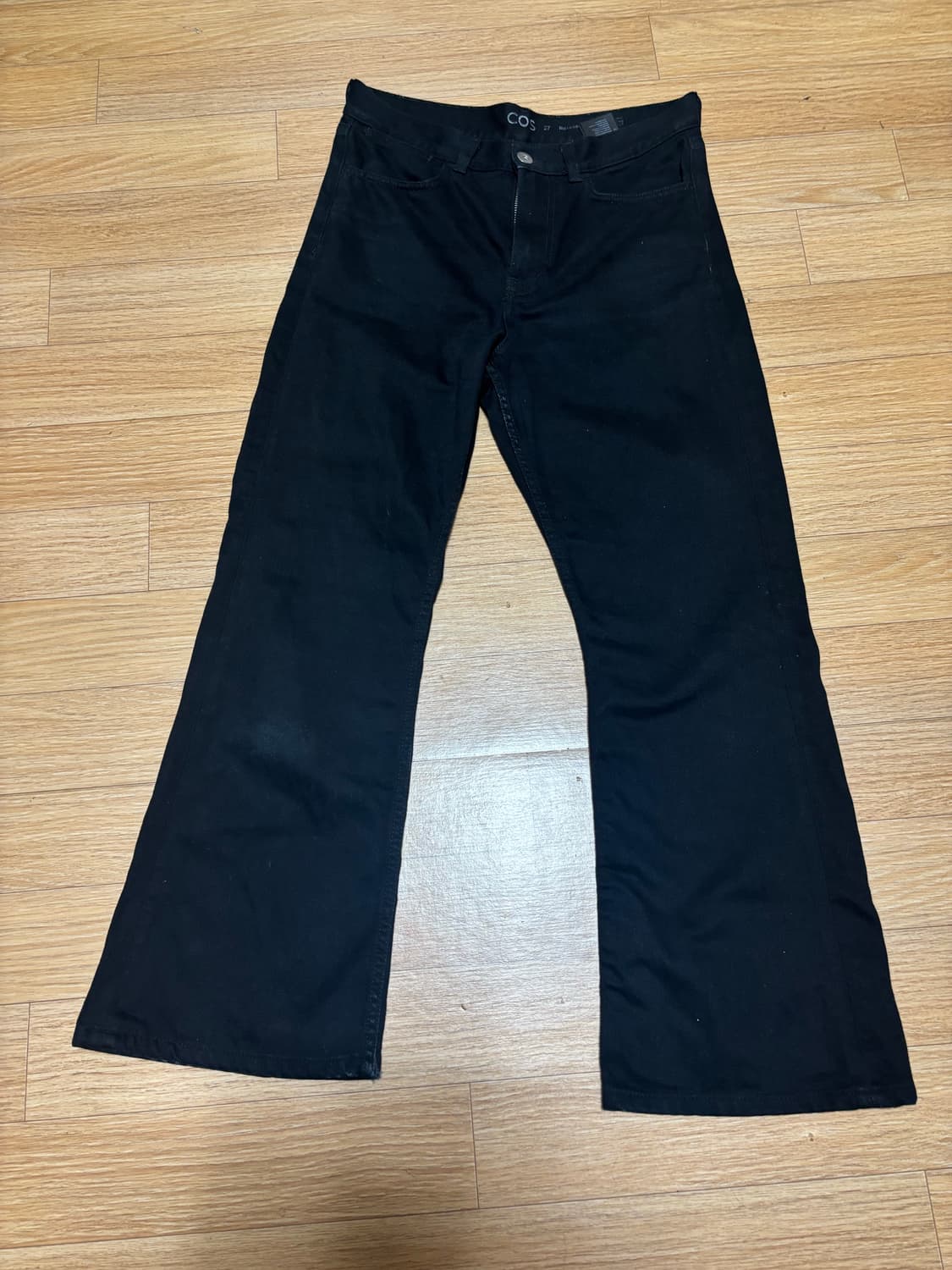 코스 블랙 부츠컷 청바지 상품이미지3