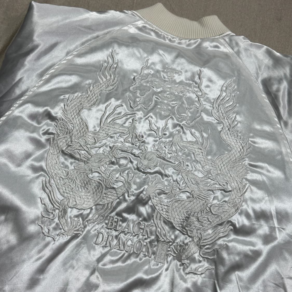 도그타운 재팬 블랙드래곤 화이트 스카잔 XL 상품이미지4