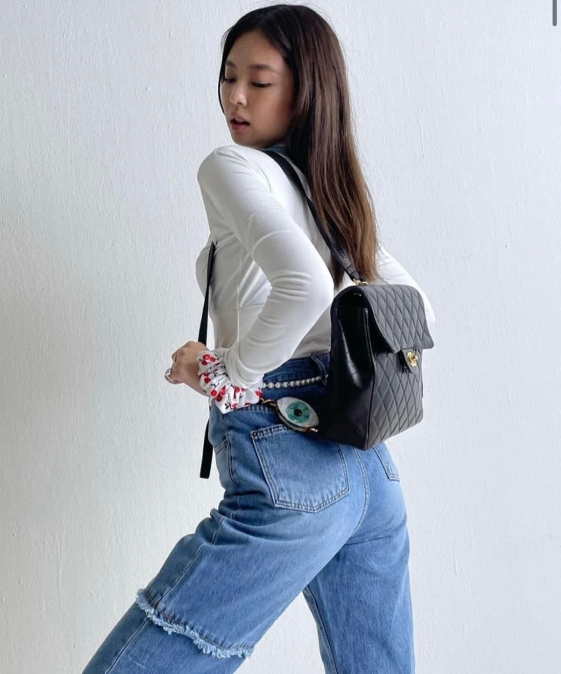 샤넬 클래식 스쿨 백팩 블랙 금장 퀼팅 (제니 착용 모델) 상품이미지6