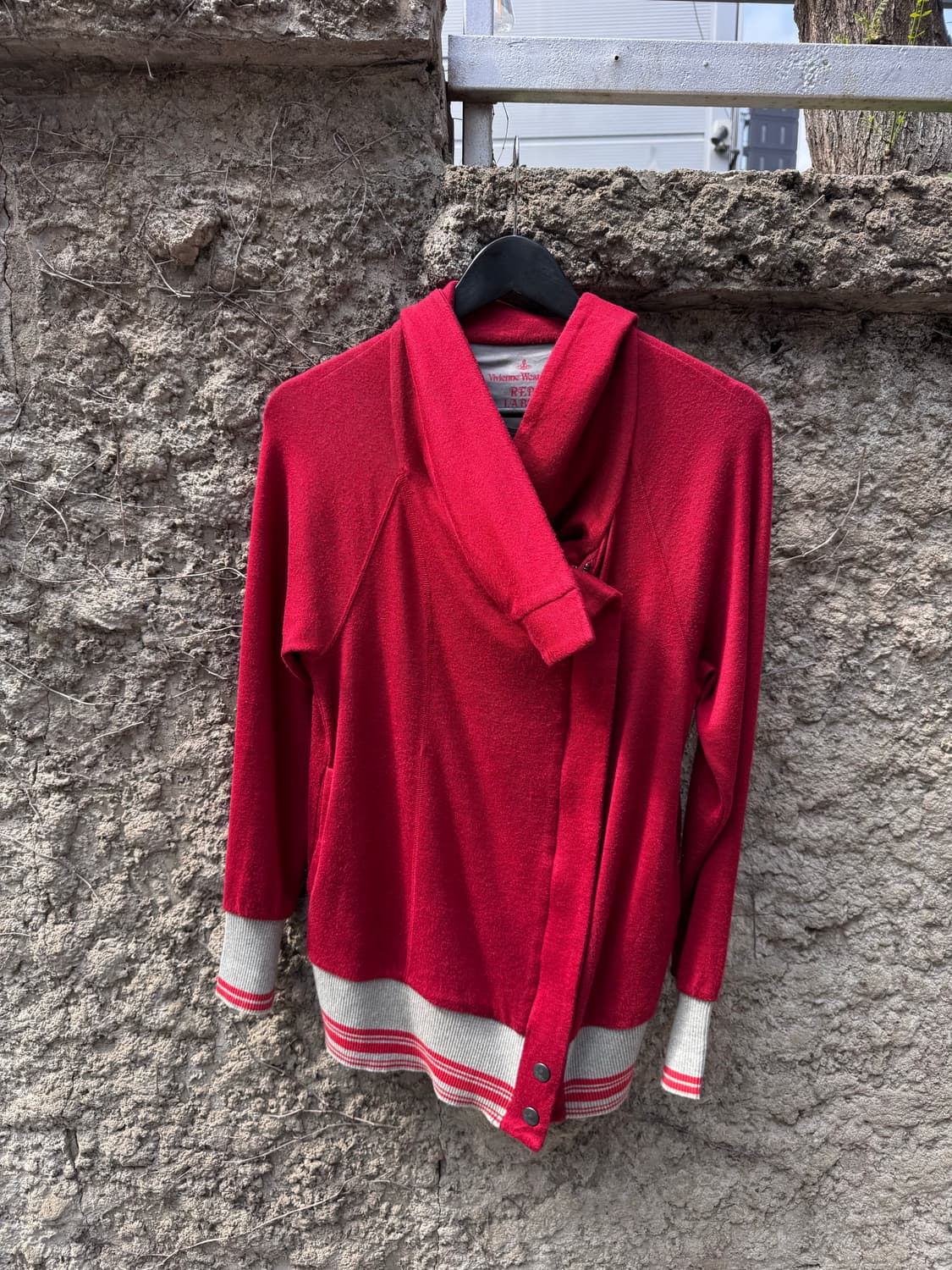 비비안웨스트우드 레드라벨 오브자수 언발란스 니트 가디건  상품이미지2