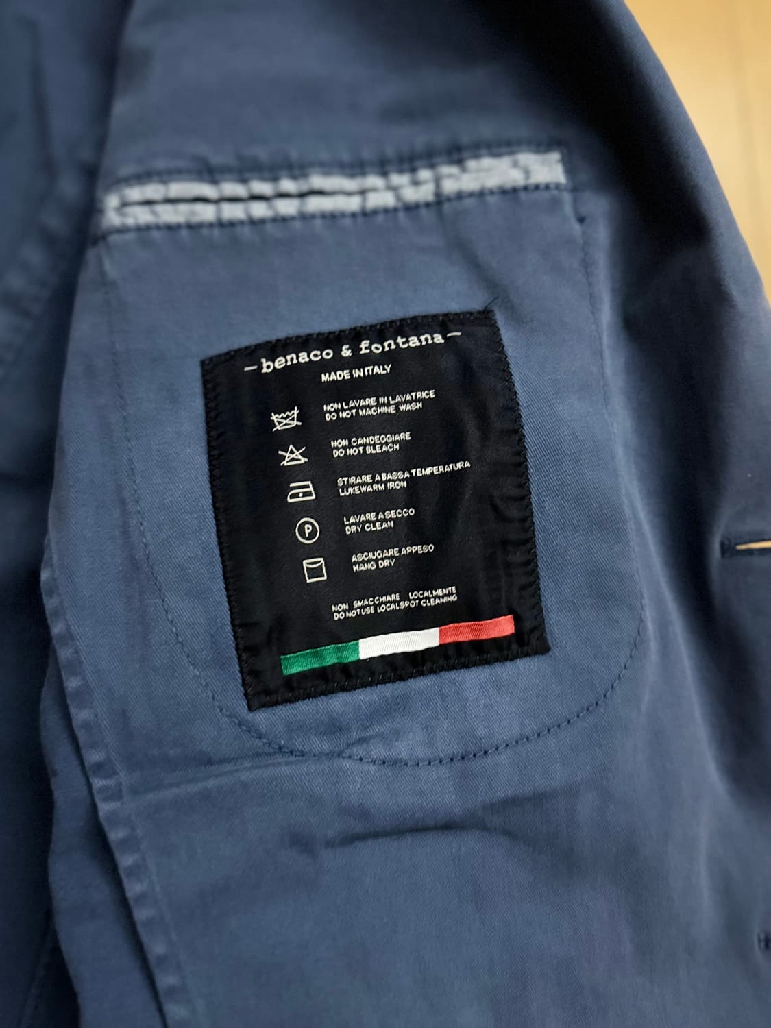 [베나코앤폰타나] 2버튼 블루 자켓 상품이미지4