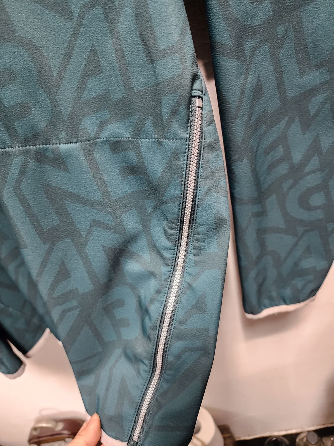 뉴발란스 액티브 방풍 웜업 상품이미지4