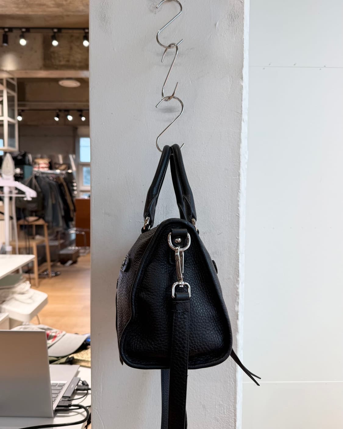 프라다 비텔로 피닉스 스몰 모터백 상품이미지4