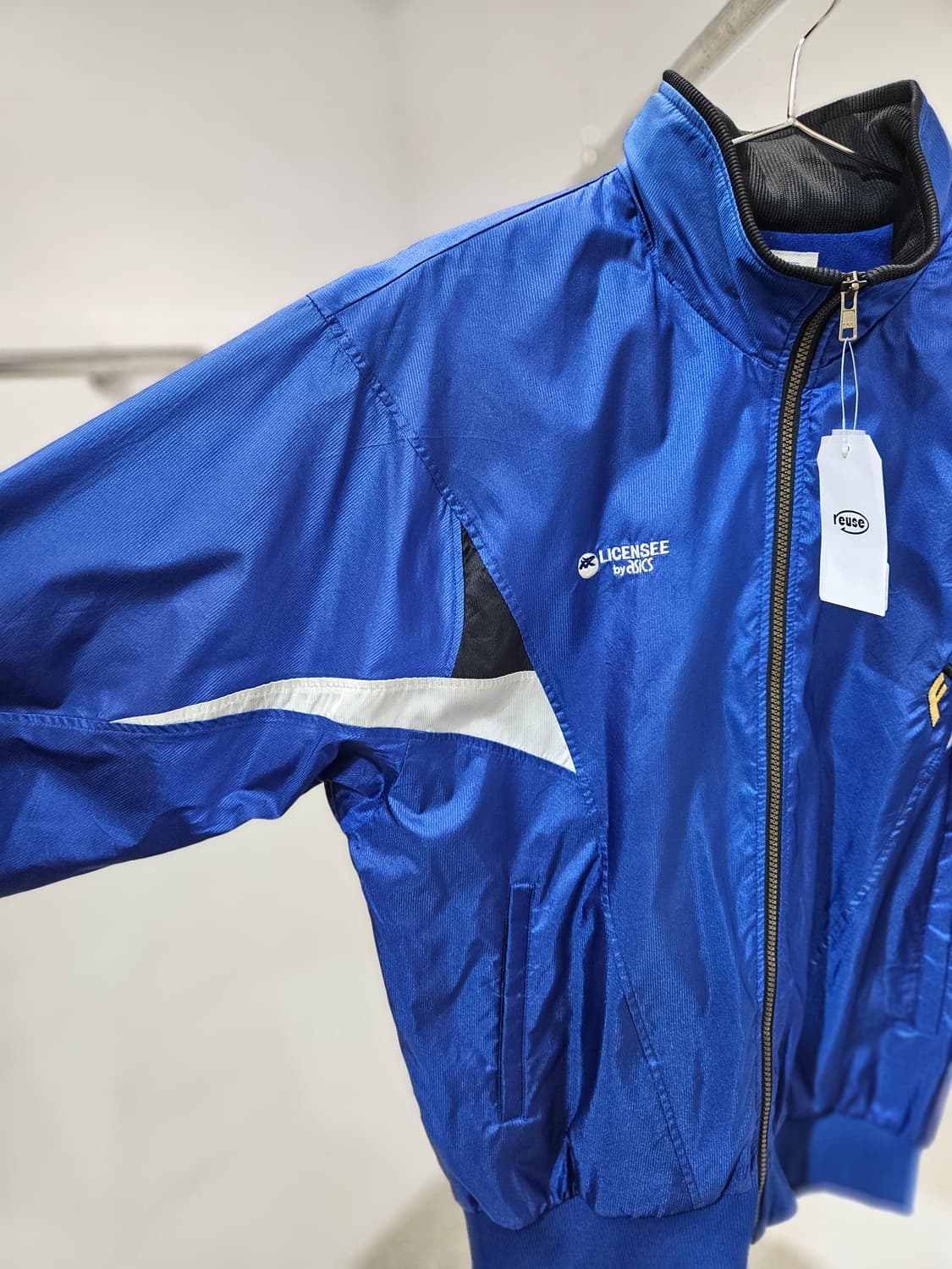 아식스 올드스쿨 바람막이 상품이미지3