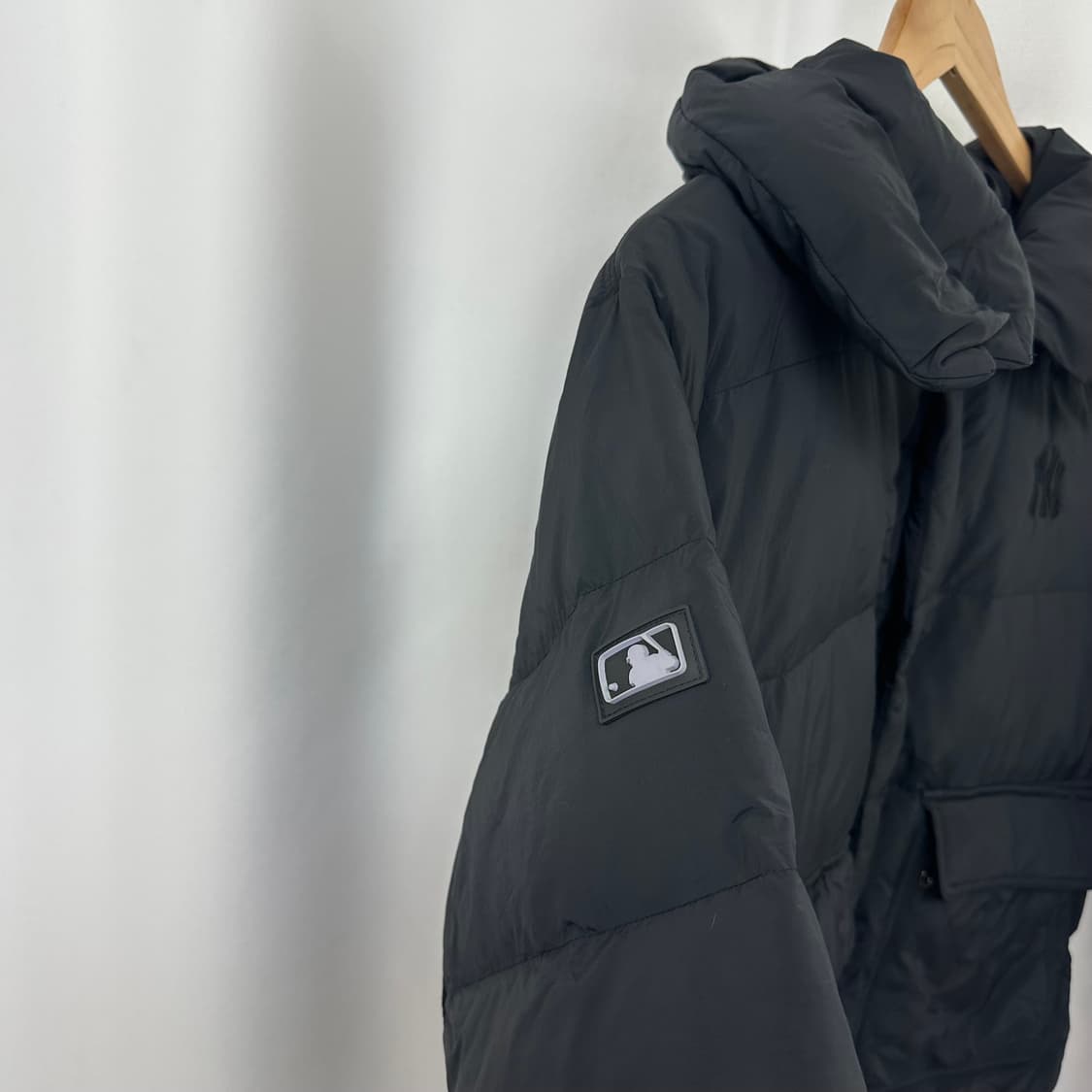   MLB 여자 가벼운 덕다운 패딩 검정 XS 85 상품이미지3