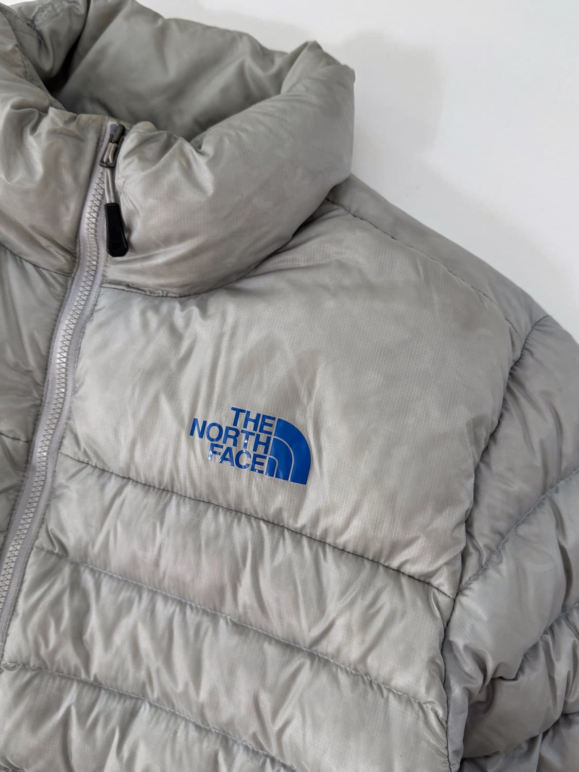 TNF 노스페이스 루즈핏 라이트그레이 구스다운 경량 패딩 자켓 상품이미지3