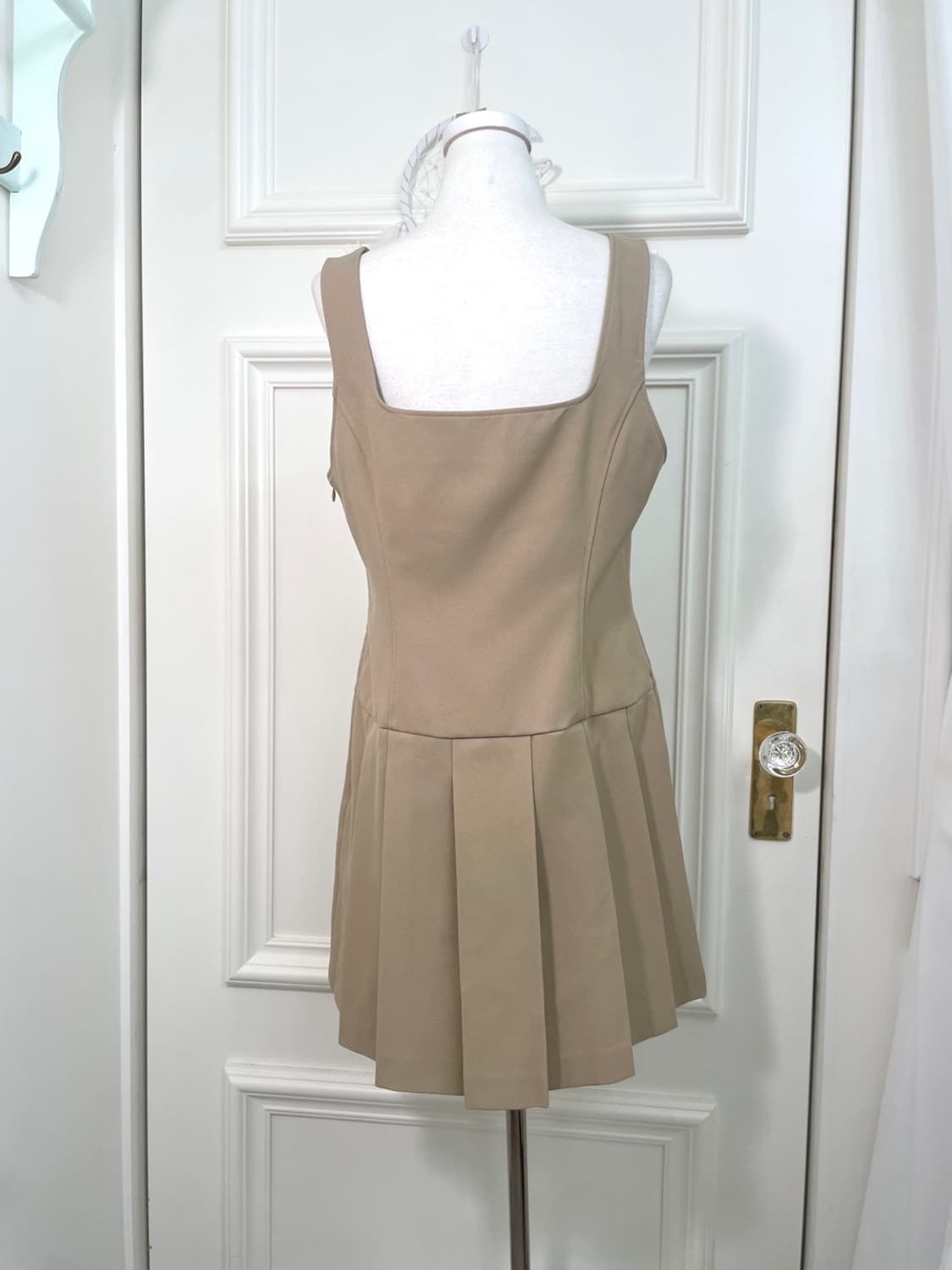 beige square-neck pleats midi opc 상품이미지3
