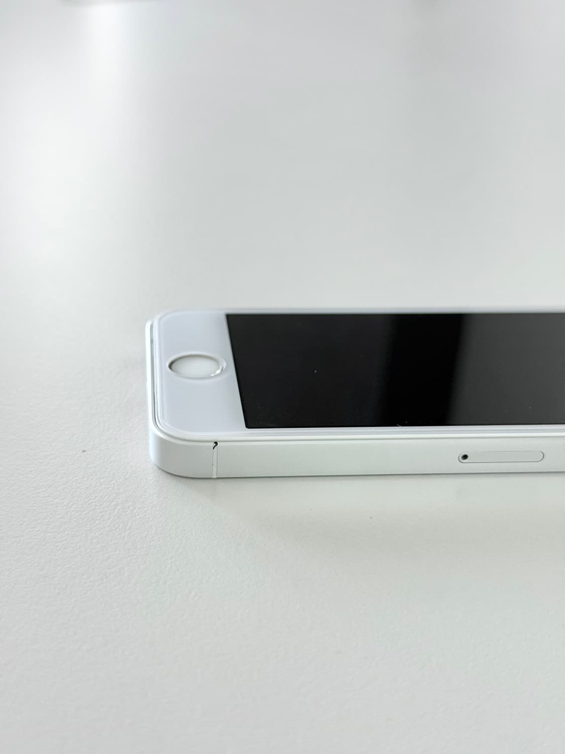 아이폰 SE 실버 128GB (해외판) 판매합니다 배티리100 상품이미지5