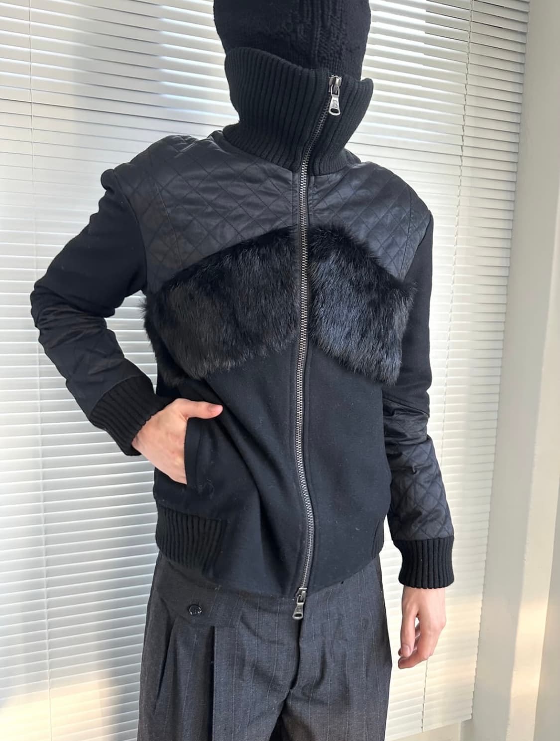 발망 퍼 하이넥 봄버 자켓 상품이미지3