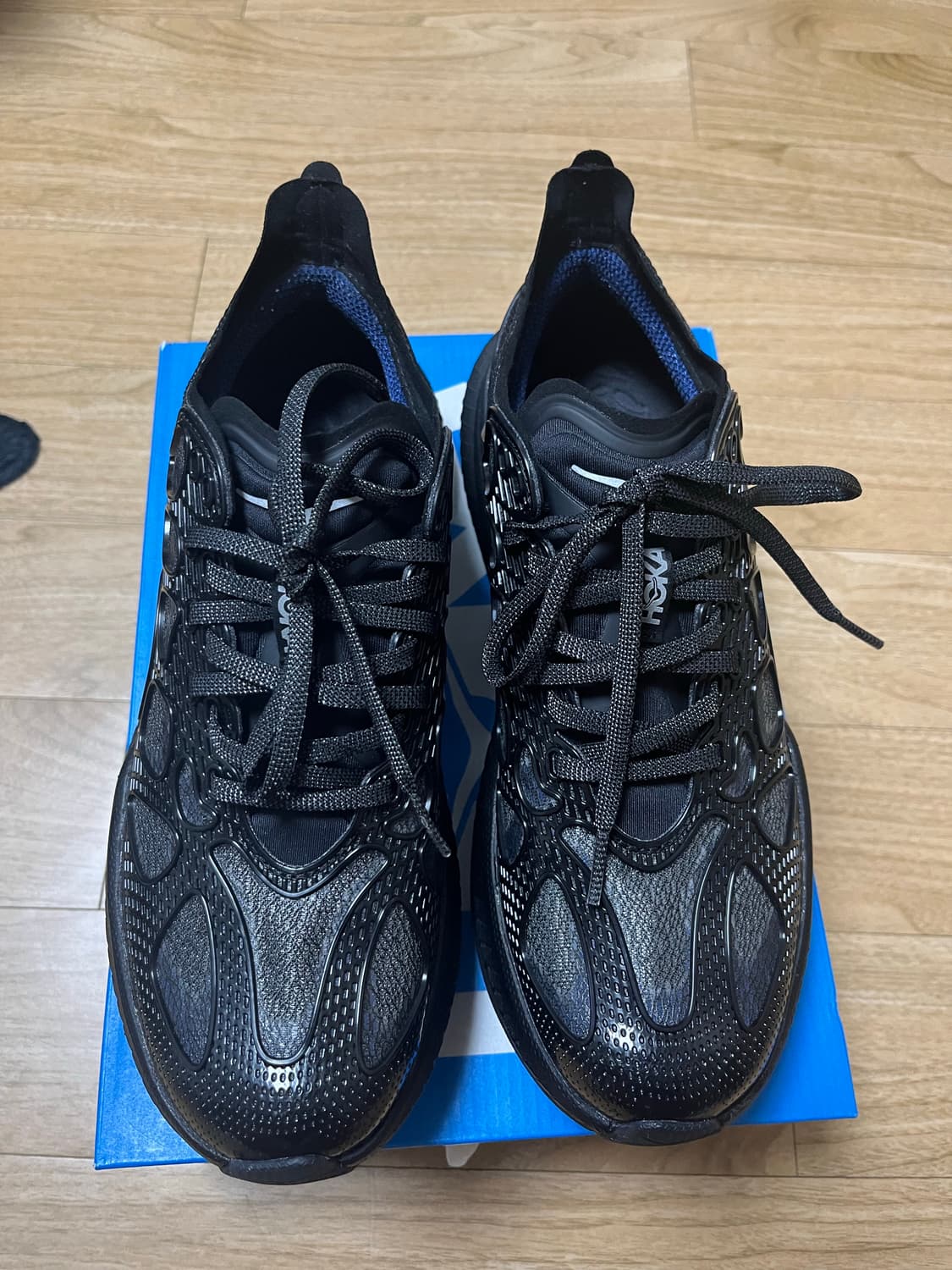 [265]호카 x 케이지드 마하블랙 상품이미지2