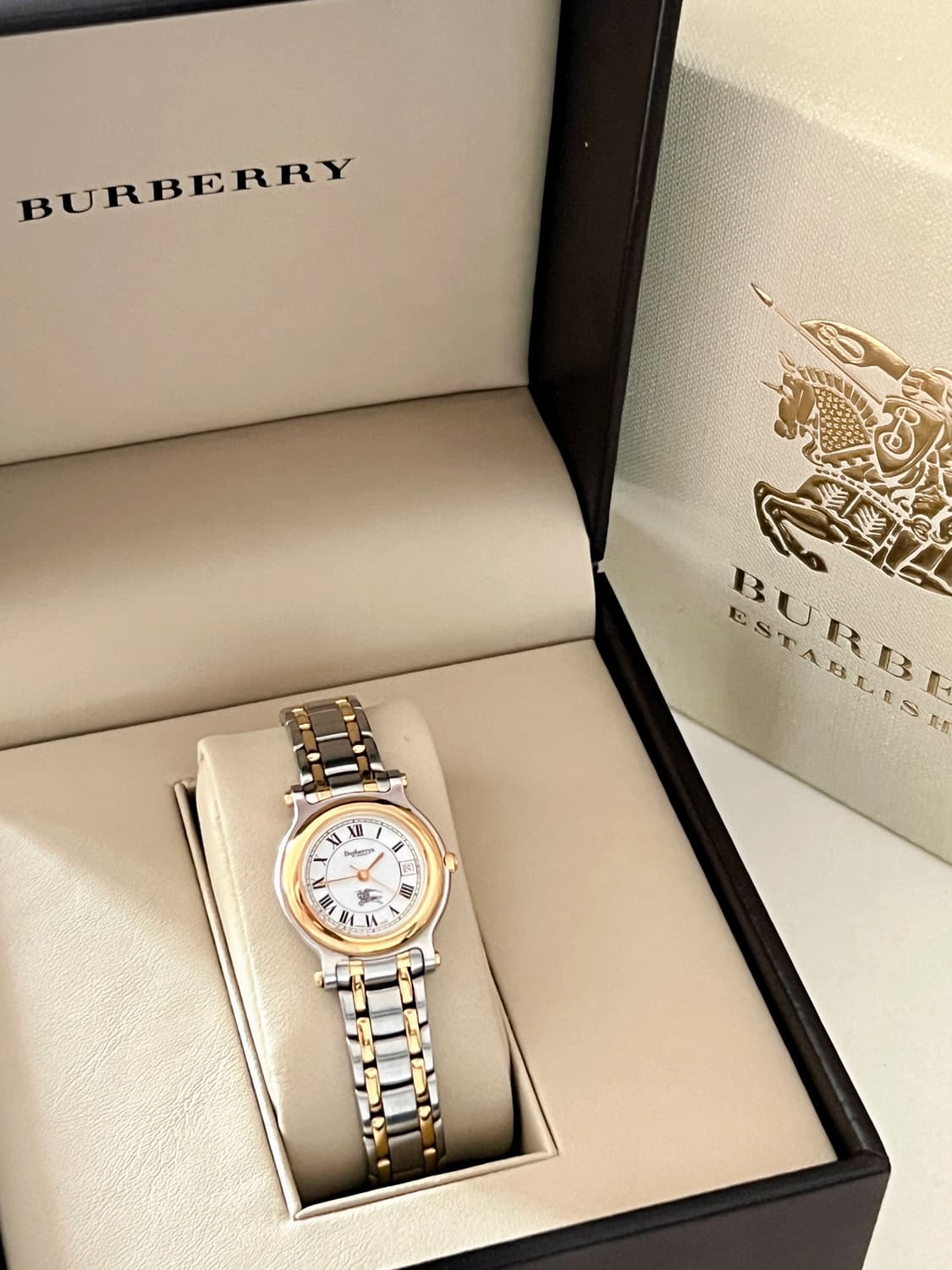 BURBERRY 골드 라운드 콤비 여성 버버리 시계  상품이미지8