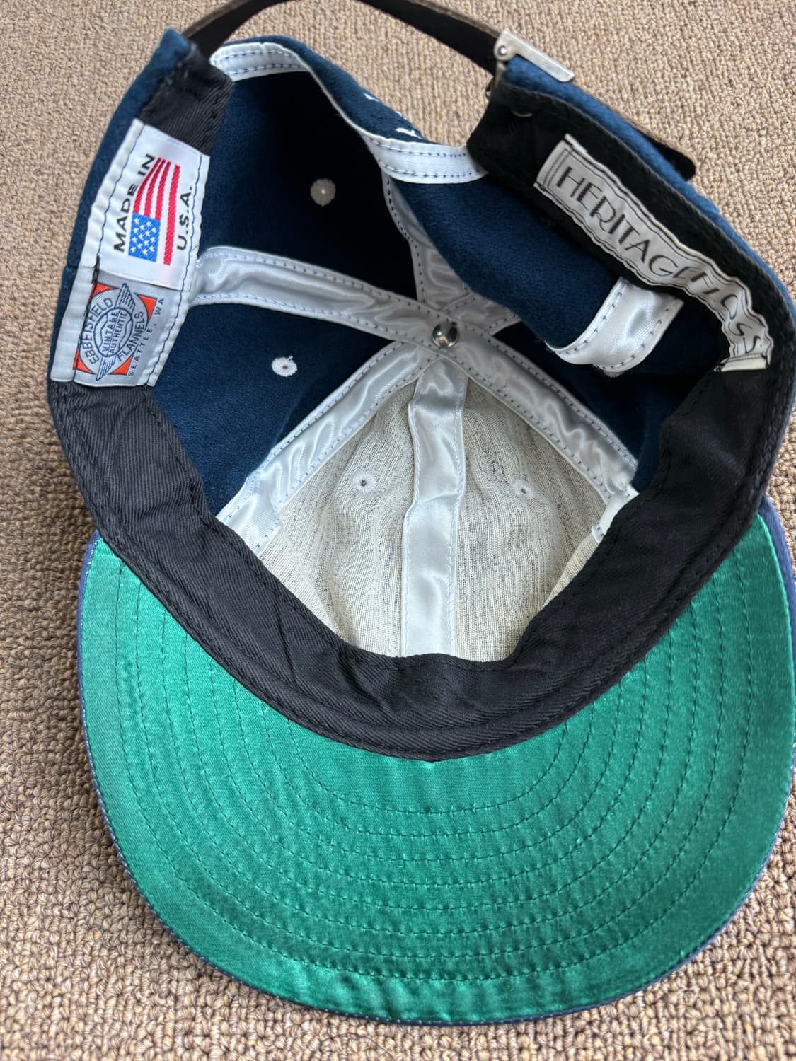 헤리티지플로스x이벳필드 16fw 울 새틴캡 상품이미지4