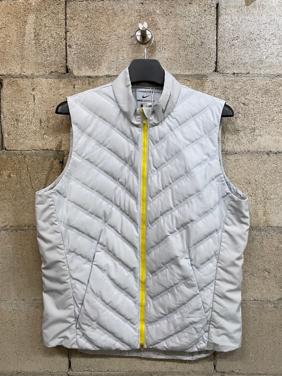 나이키 에어로로프트 베스트  상품이미지1