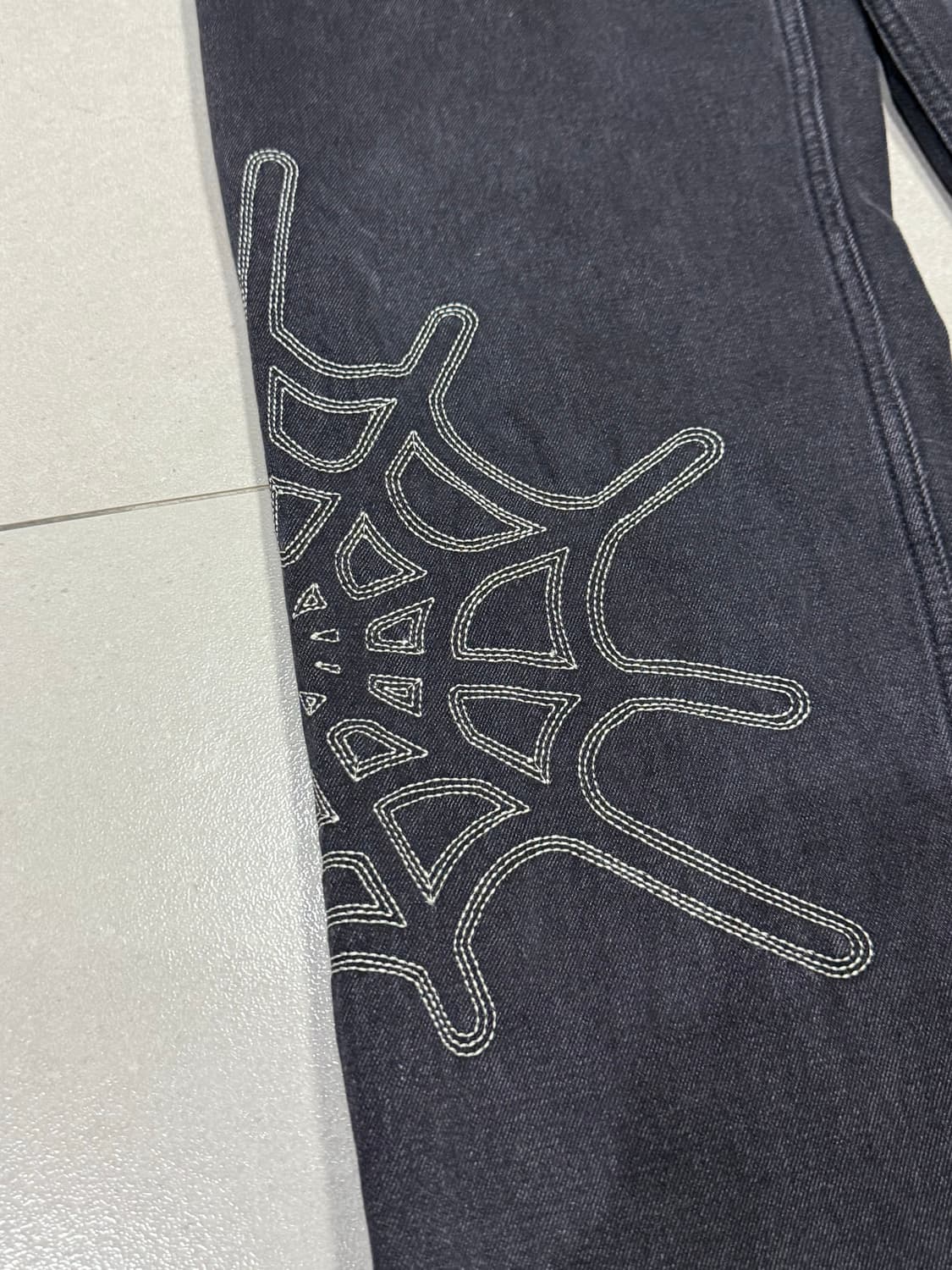 디스이즈네버댓 아카이브 거미줄 자수 데님 스케이터 바지 새 상품 상품이미지6