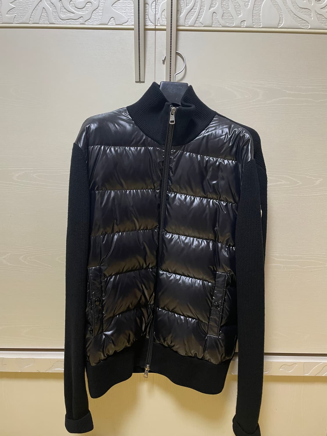 몽클레어 트리콧 유광 니트패딩 상품이미지1