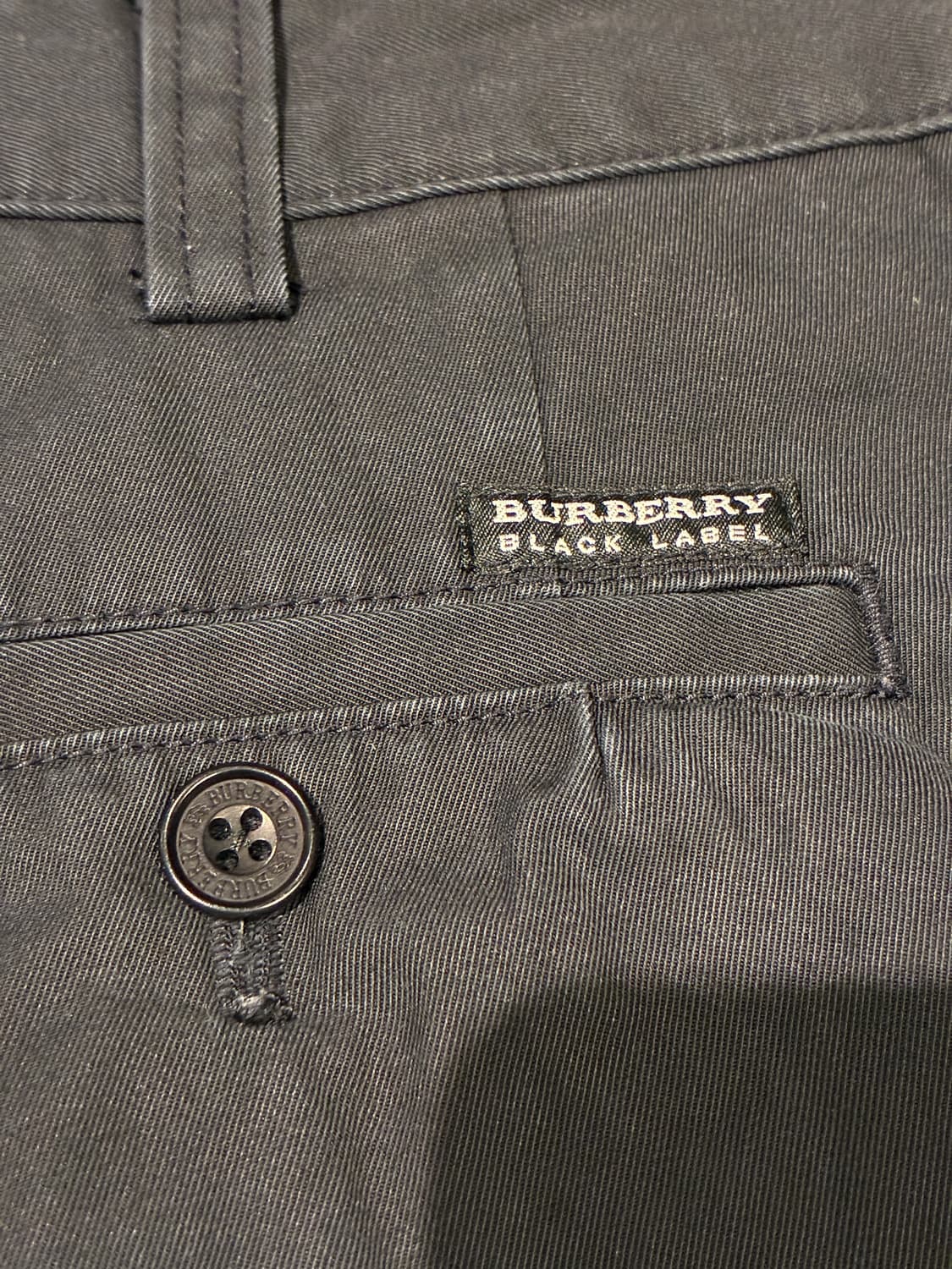 32) 버버리 블랙라벨 부츠컷 치노팬츠 블랙 상품이미지5