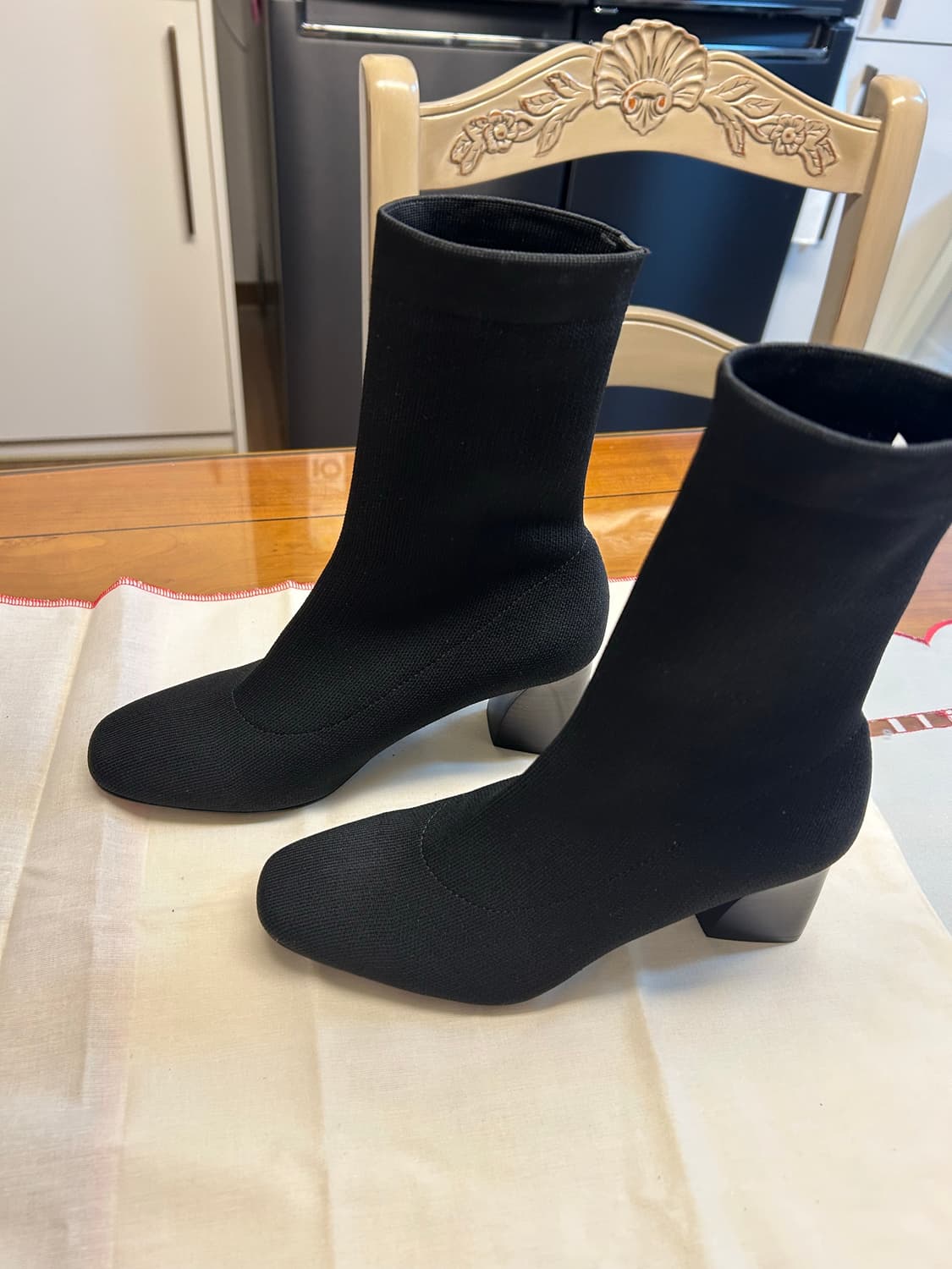 슈콤마보니 삭스 앵클 부츠 블랙 상품이미지2