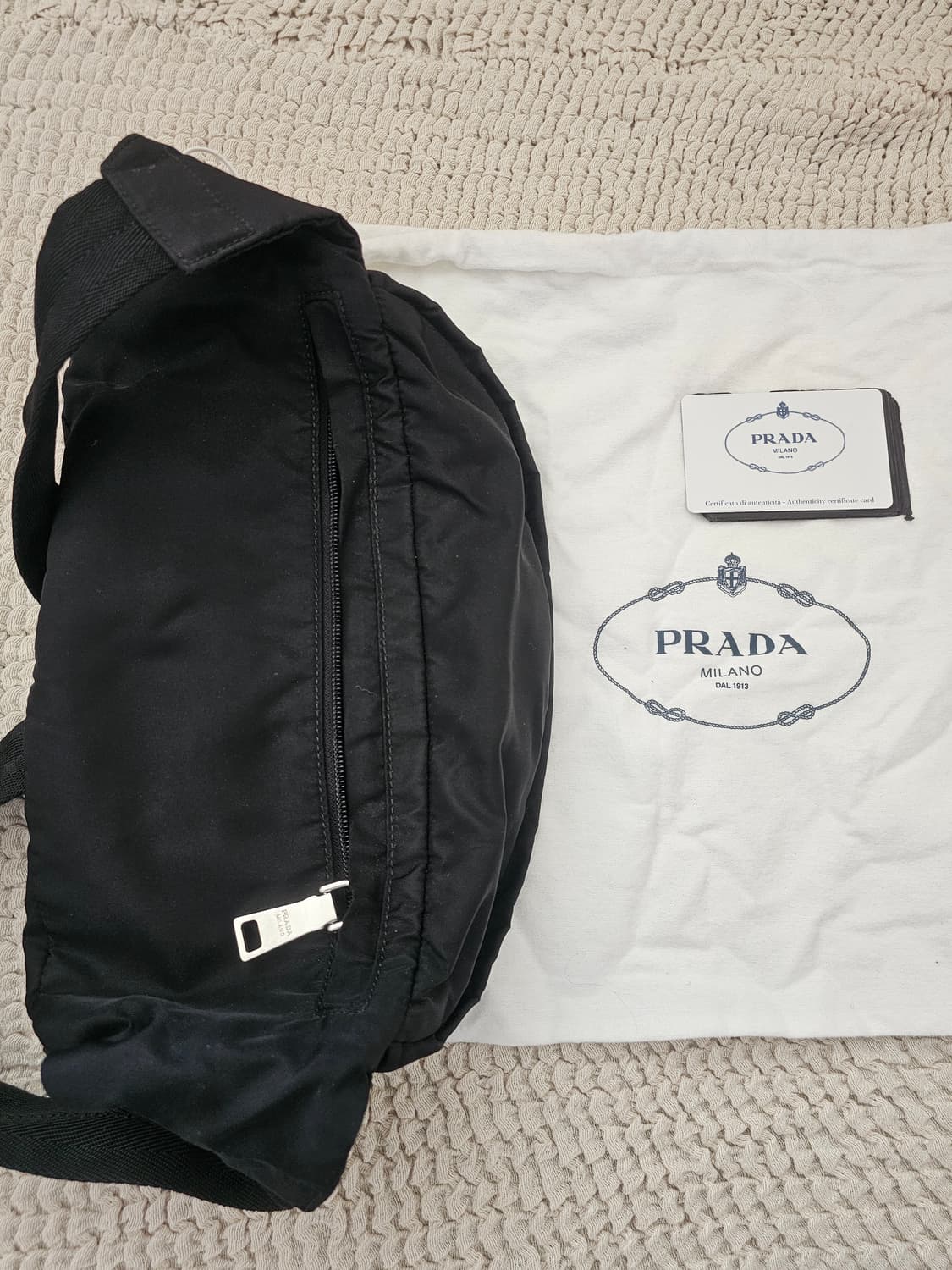 18SS 프라다 018 나일론 패니백 바이커백 스몰 블랙 상품이미지3