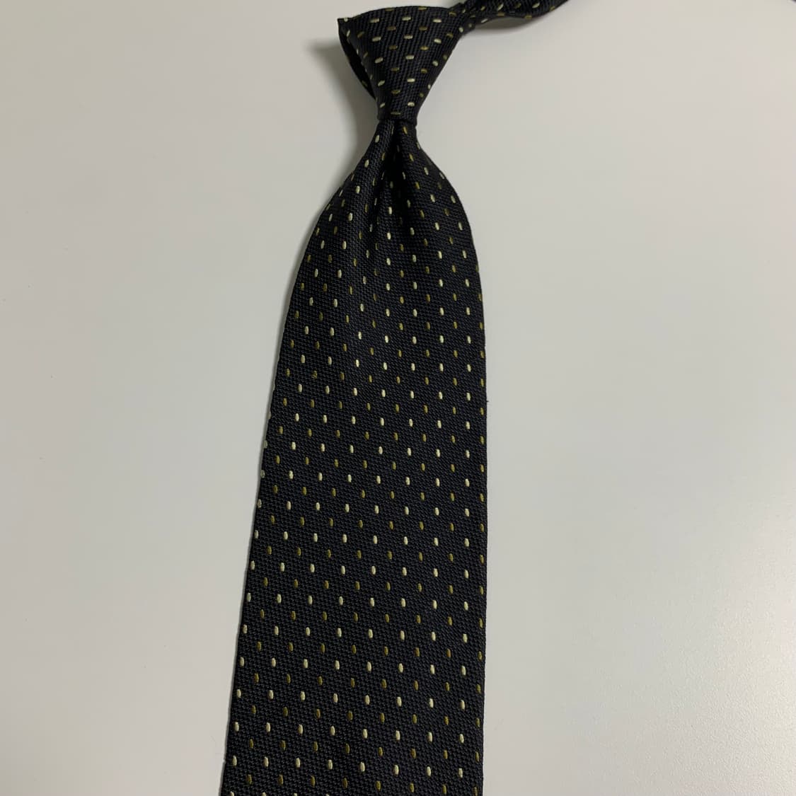 입생로랑(YSL) 도트패턴 블랙컬러 명품넥타이 정장룩코디 A+ 상품이미지8