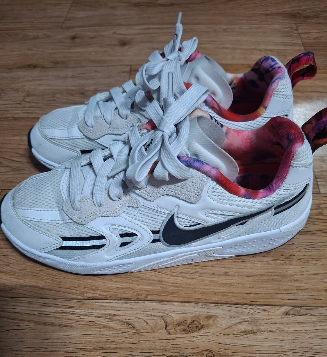 나이키 여성 퓨추라잼트레인 일렉트릭 245 상품이미지4