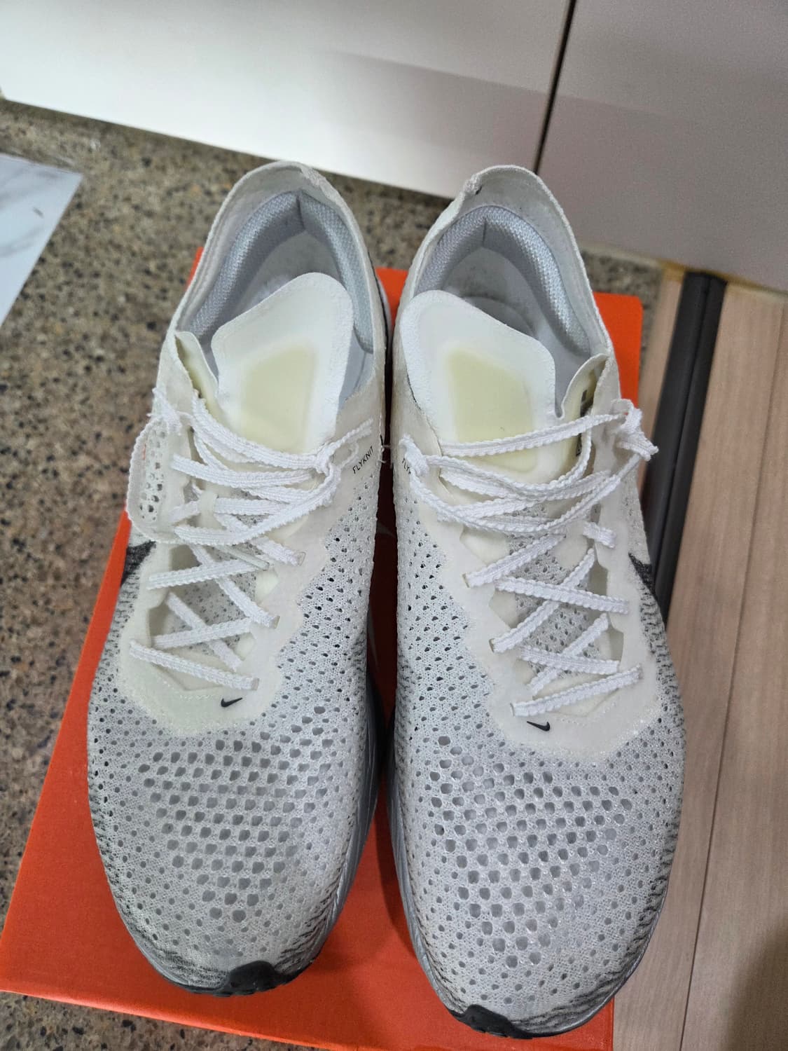 나이키 줌 베이퍼플라이 넥스트% 3 화이트 그레이 상품이미지3