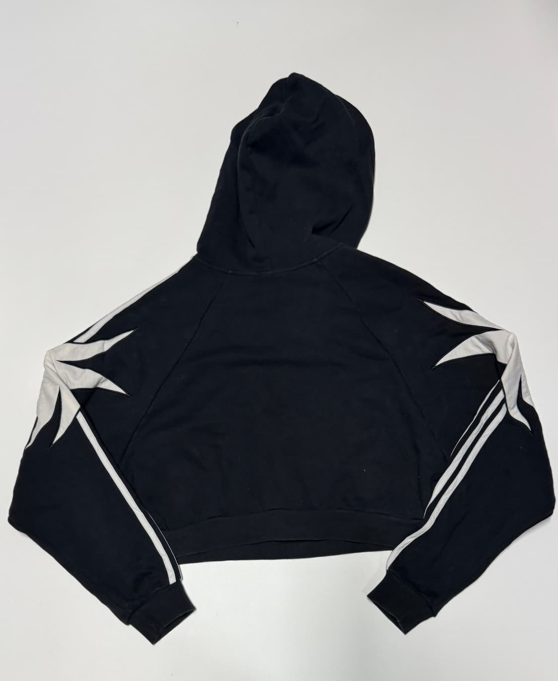 여성 아디다스 오리지널 크롭 후드티셔츠 M 블랙 상품이미지2