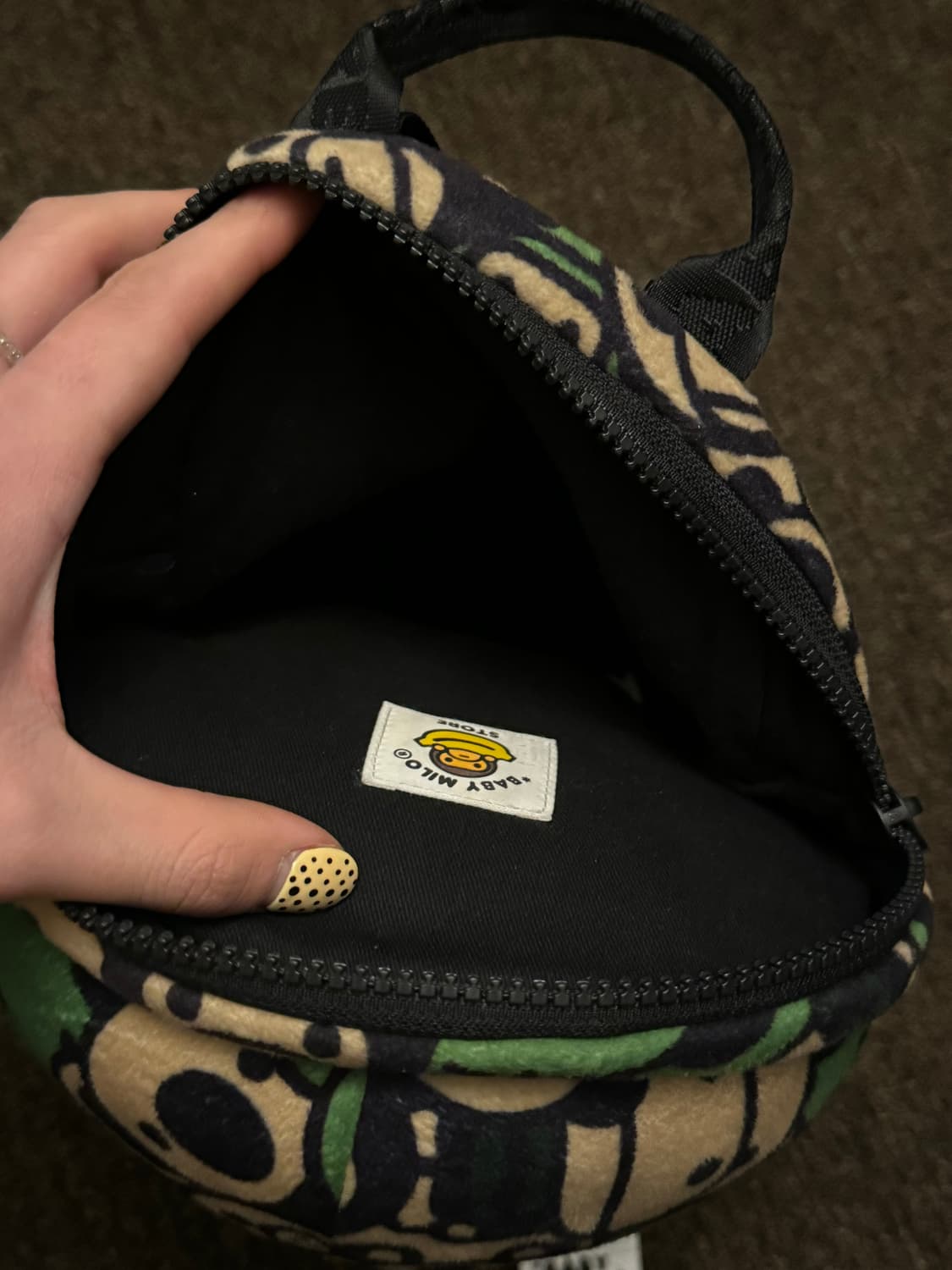 BAPE Baby Milo Plush Backpack Green 상품이미지4