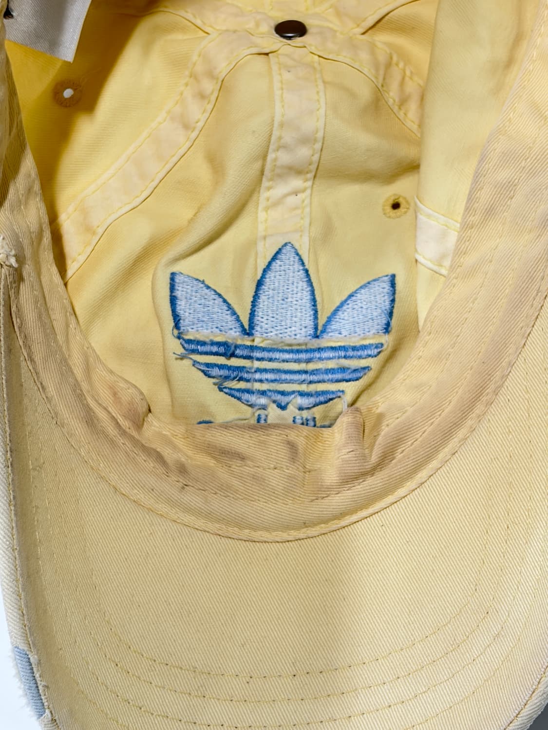 아디다스 90s 데미지 볼캡 상품이미지9