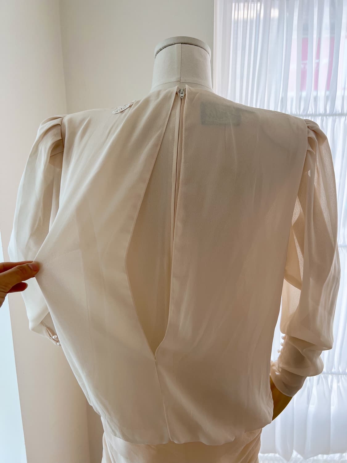 언발 레이스 넥 허리셔링 쉬폰 롱 원피스 상품이미지9