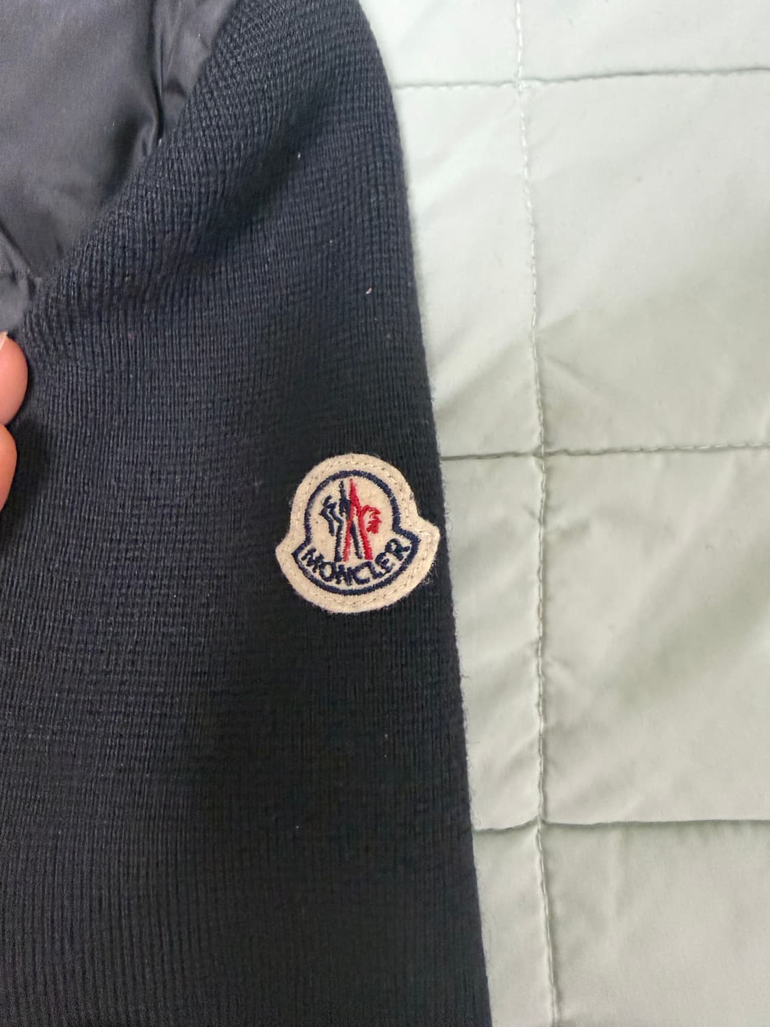 백화점판 몽클레어 김현우 블랙 니트패딩 L 상품이미지2