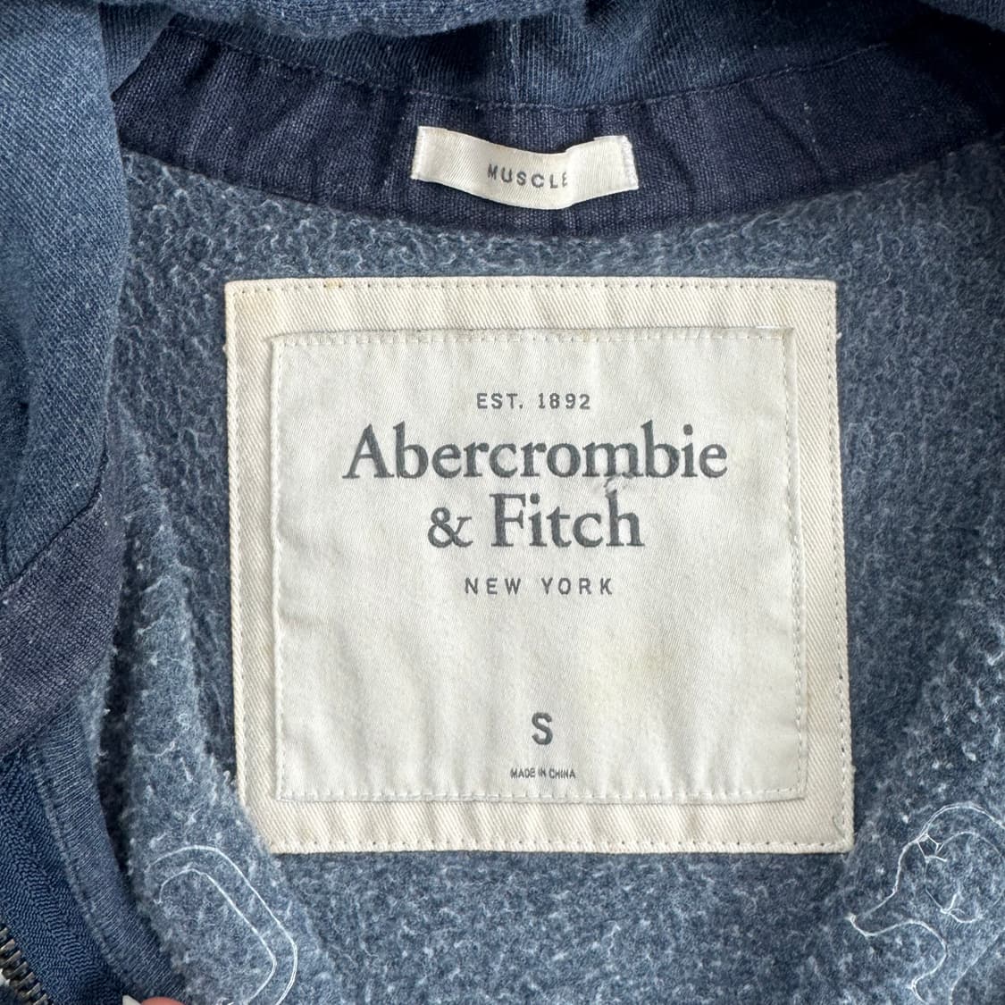 Abercrombie 아베크롬비 스펠아웃 로고 네이비 후드집업 상품이미지5