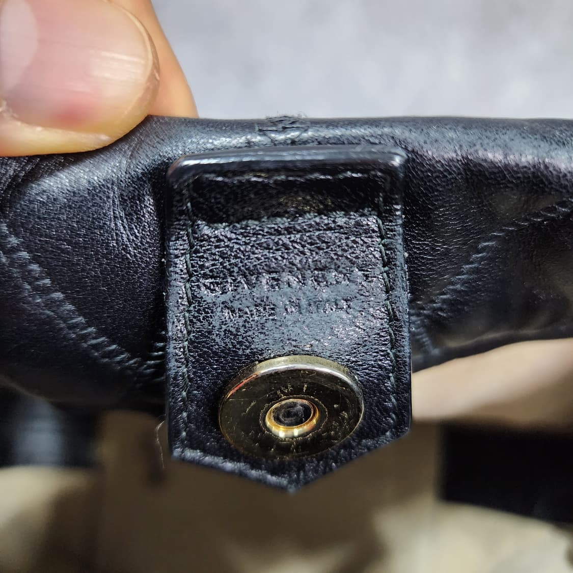 지방시 블랙 퀄티트 GV 미니 버킷백 숄더백 크로스백 상품이미지10