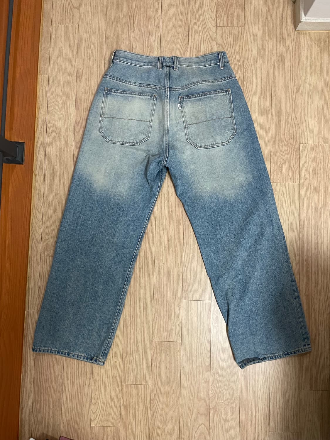 해칭룸 쿠로키 레귤러 데님 상품이미지3