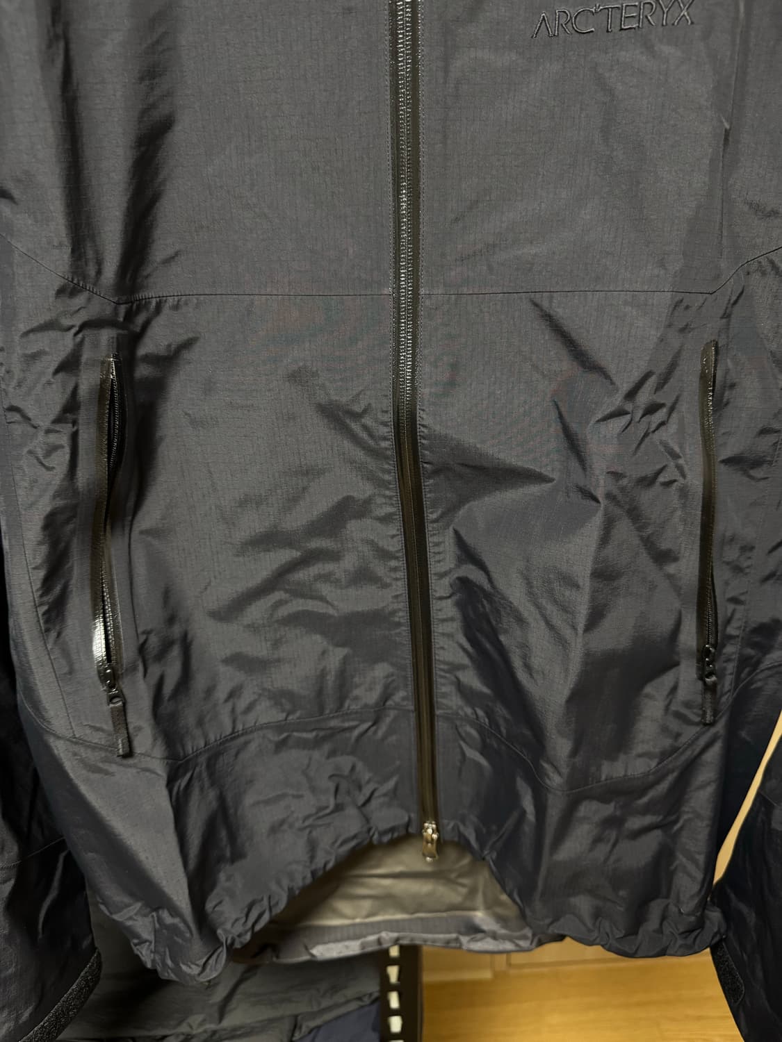 [M] 아크테릭스 x 빔즈 제타 SL 자켓 블랙 오렌지 상품이미지5