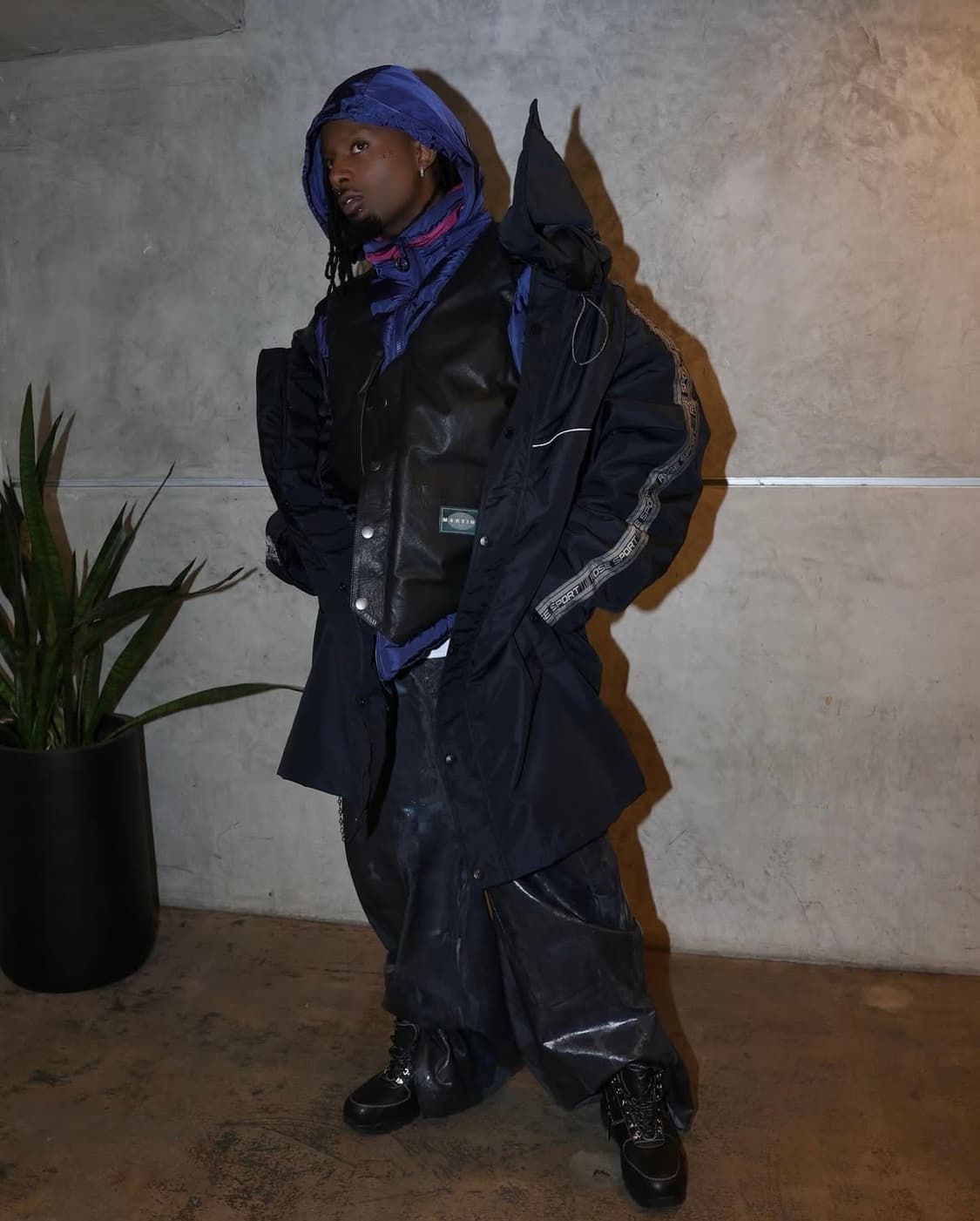 나이키 ACG 고아돔 프리미엄 부츠 카티 영로드 착용 상품이미지1