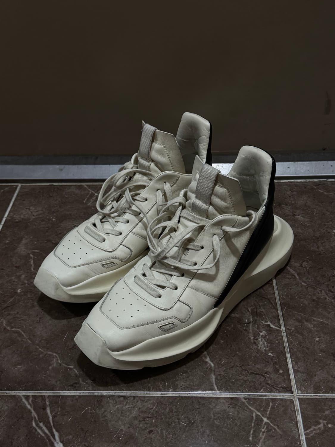 릭 오웬스 게스 러너 스니커즈 275  상품이미지1