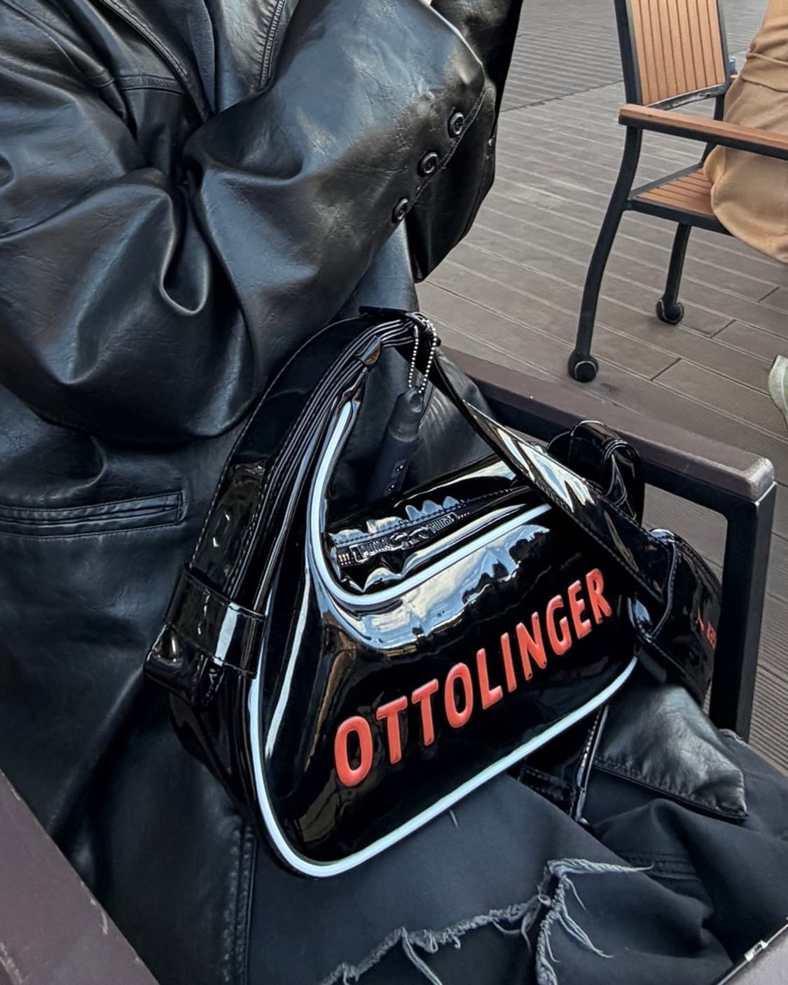 오토링거 푸마 엠보싱 레더 백 블랙 상품이미지1