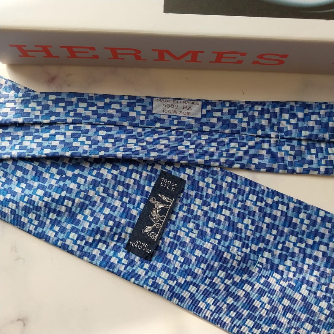 HERMES 에르메스 실크 블루 패턴 넥타이 9cm A+등급 K2276
 상품이미지9