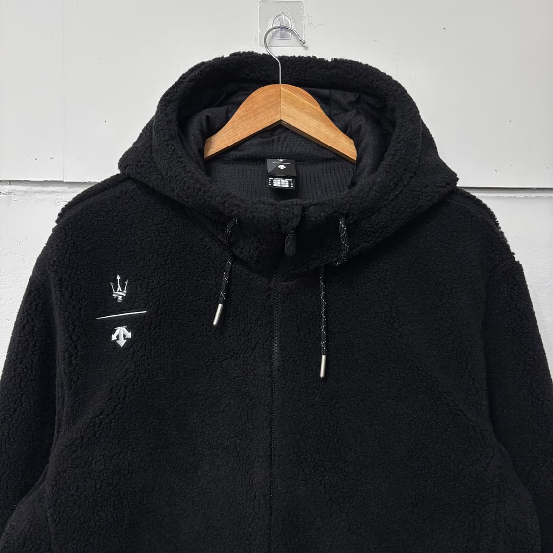 데상트x마세라티 셰르파 플리스 자켓 상품이미지3