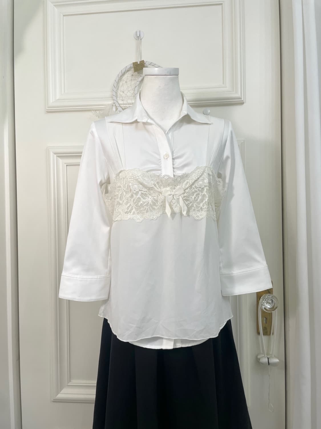 white shirring basic shirt&lace bow slip 상품이미지1