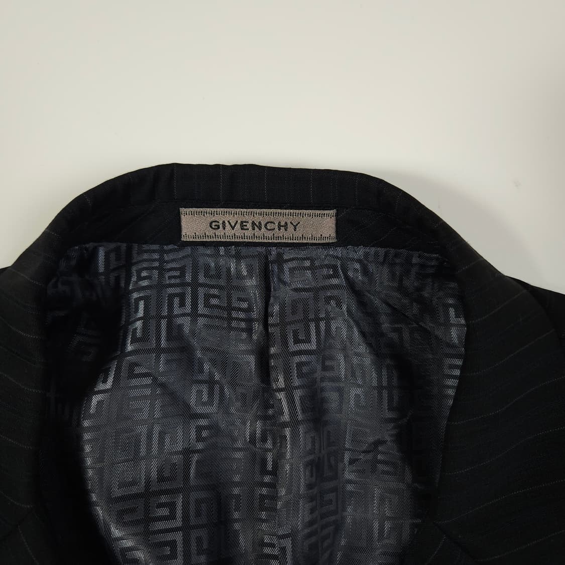 지방시 스트라이프 미니멀 블레이저  상품이미지3