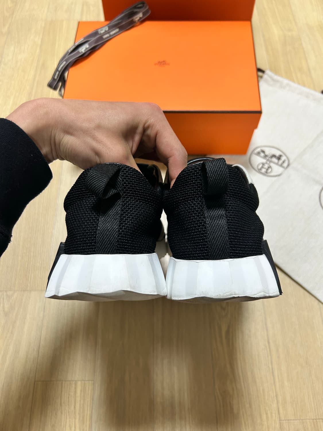 [41] 에르메스 바운싱 스니커즈 메시 스웨이드 블랙 화이트 상품이미지5